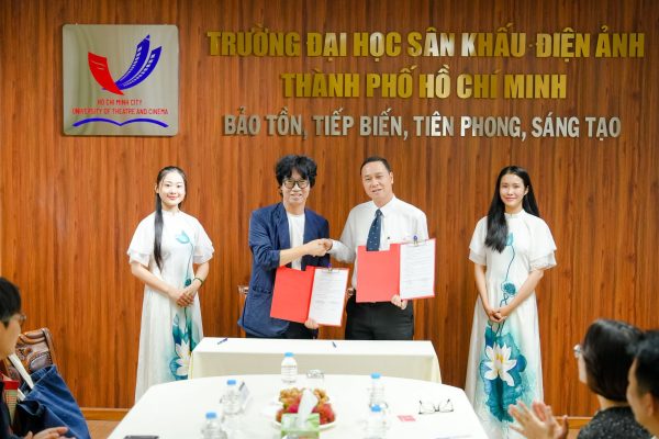 Trường Đại học Sân khấu - Điện ảnh Tp.HCM gặp mặt, ký kết hợp tác với đoàn đại biểu Hàn quốc